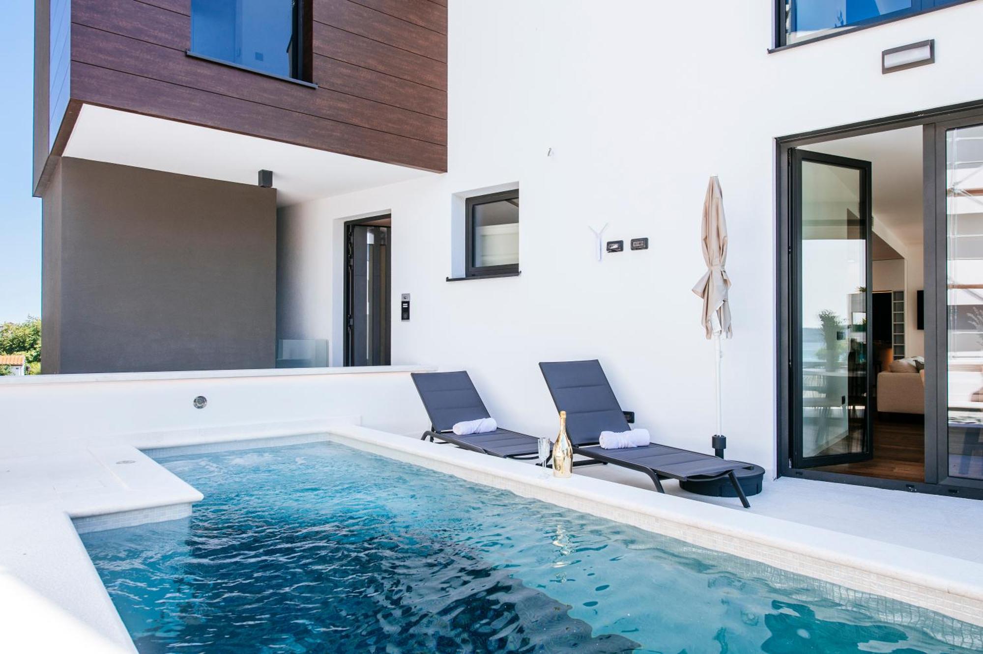 Crystal Holiday Residence II Sukosan Exterior photo